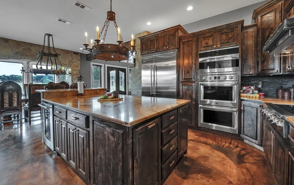 5004 Gholson Road Waco, TX 76705