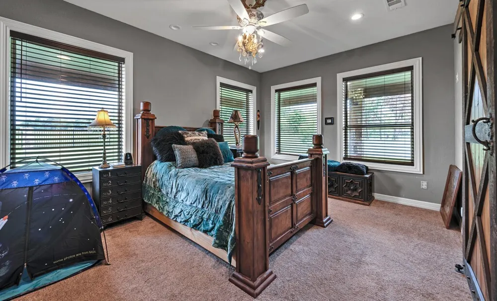 5004 Gholson Road Waco, TX 76705