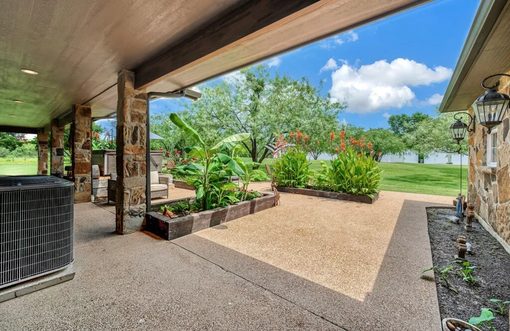 5004 Gholson Road Waco, TX 76705