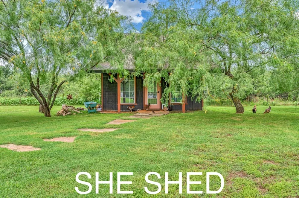 5004 Gholson Road Waco, TX 76705
