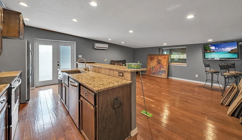 5004 Gholson Road Waco, TX 76705