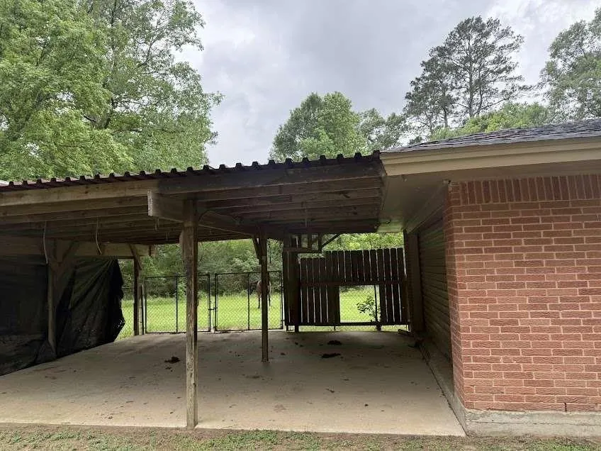132 White Oak Drive Woodbranch, TX 77357