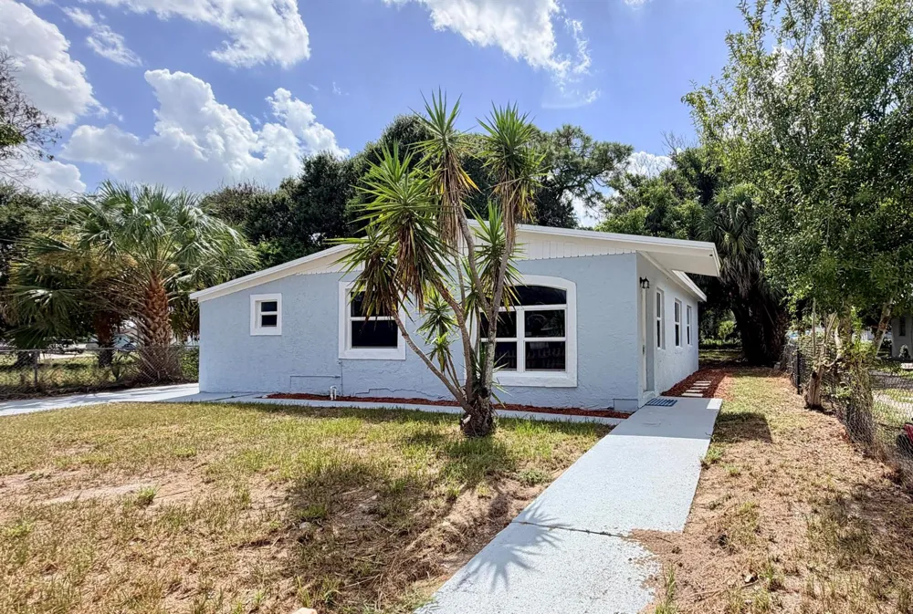 607 19th Street Fort Pierce, FL 34950