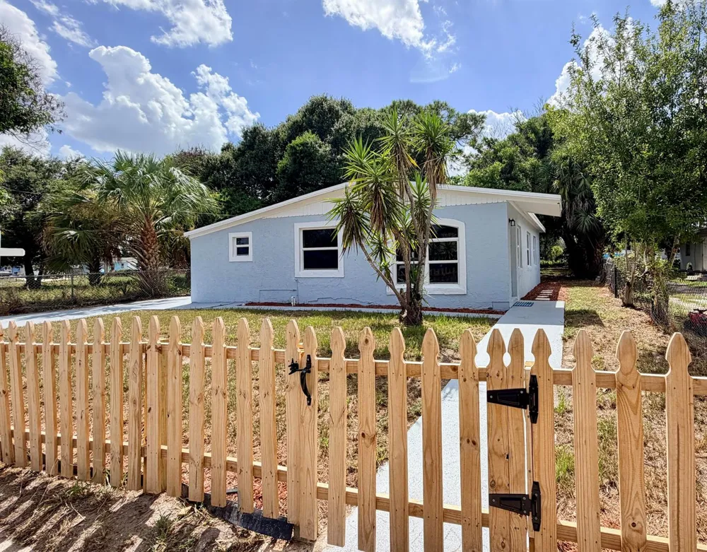 607 19th Street Fort Pierce, FL 34950