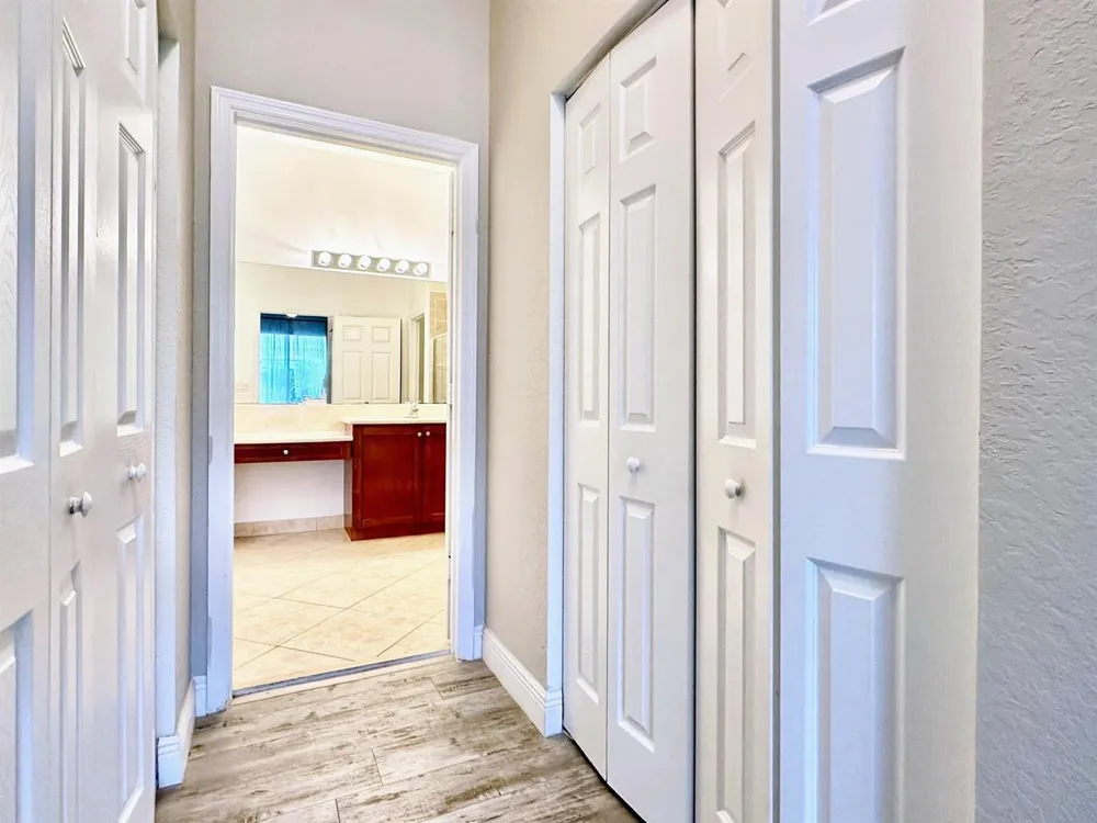 4109 W WHITEWATER AVENUE Weston, FL 33332
