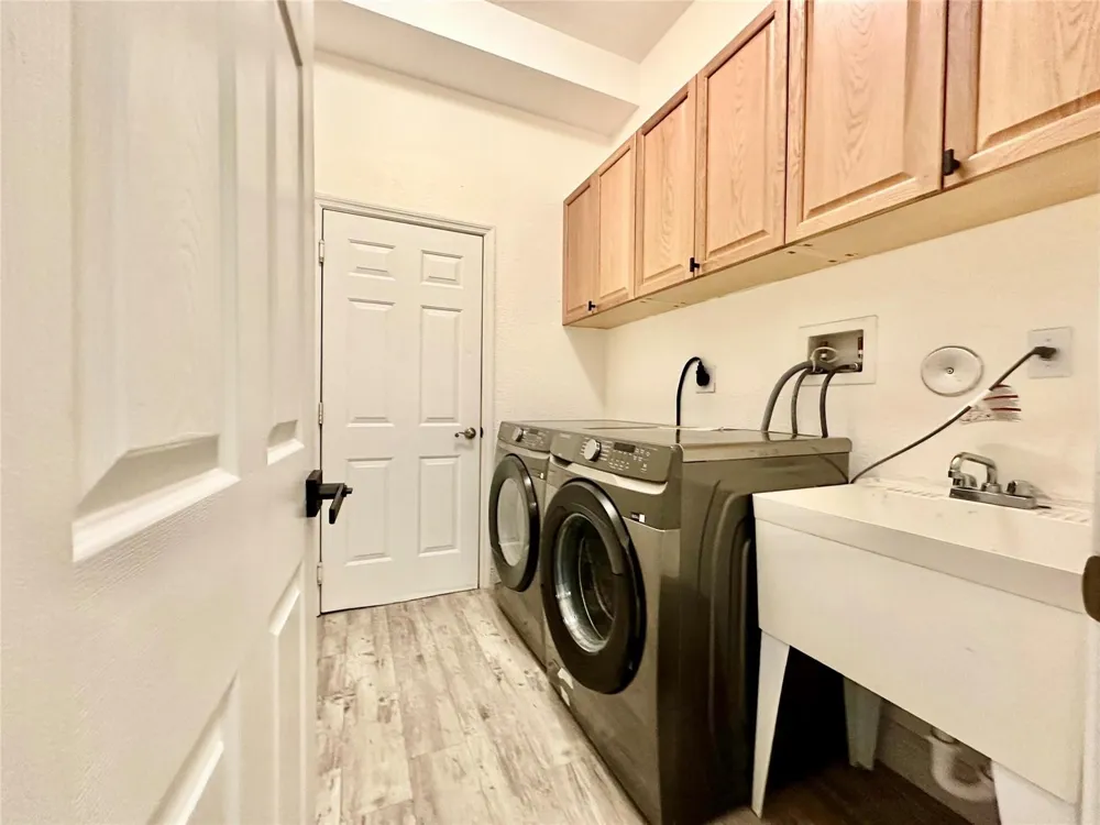 4109 W WHITEWATER AVENUE Weston, FL 33332