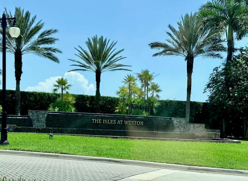 4109 W WHITEWATER AVENUE Weston, FL 33332