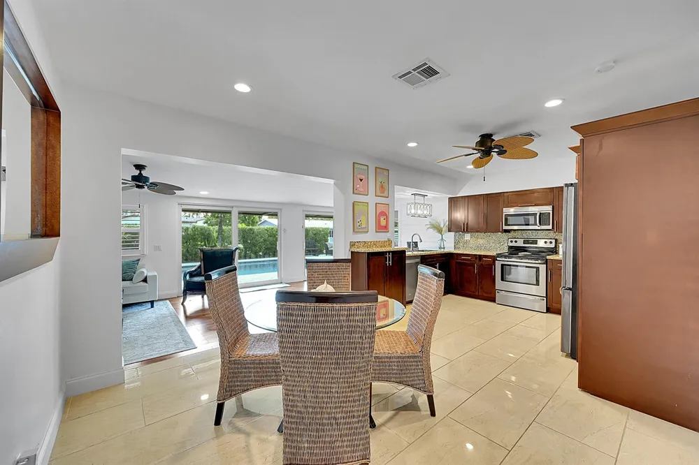 1080 SE 9TH AVENUE Pompano Beach, FL 33060