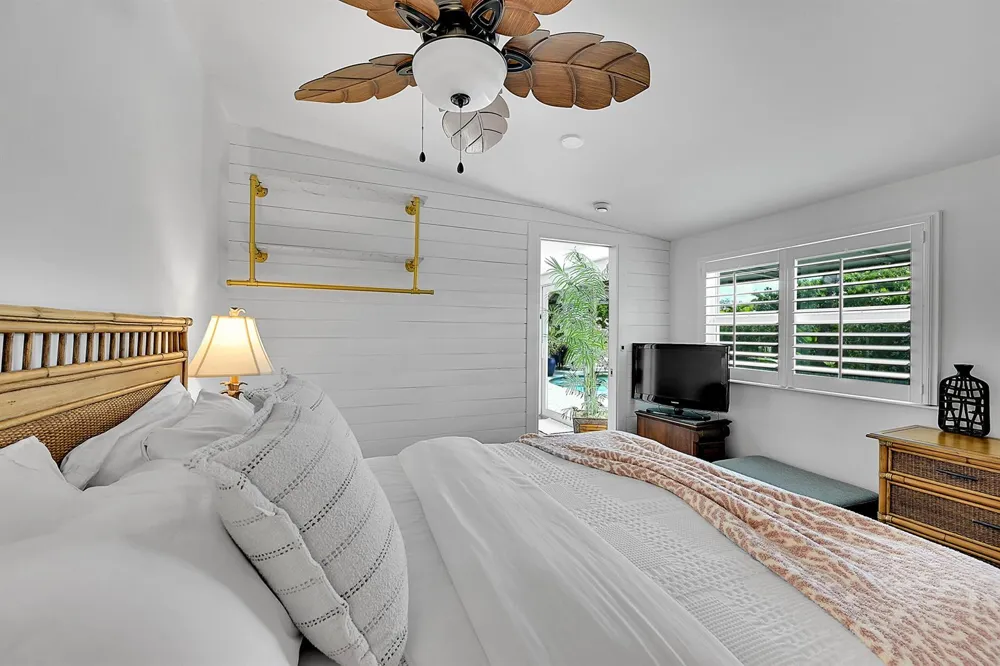1080 SE 9TH AVENUE Pompano Beach, FL 33060