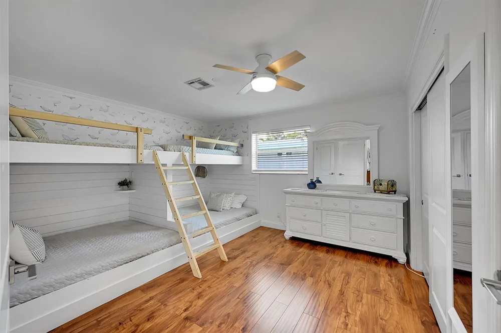 1080 SE 9TH AVENUE Pompano Beach, FL 33060