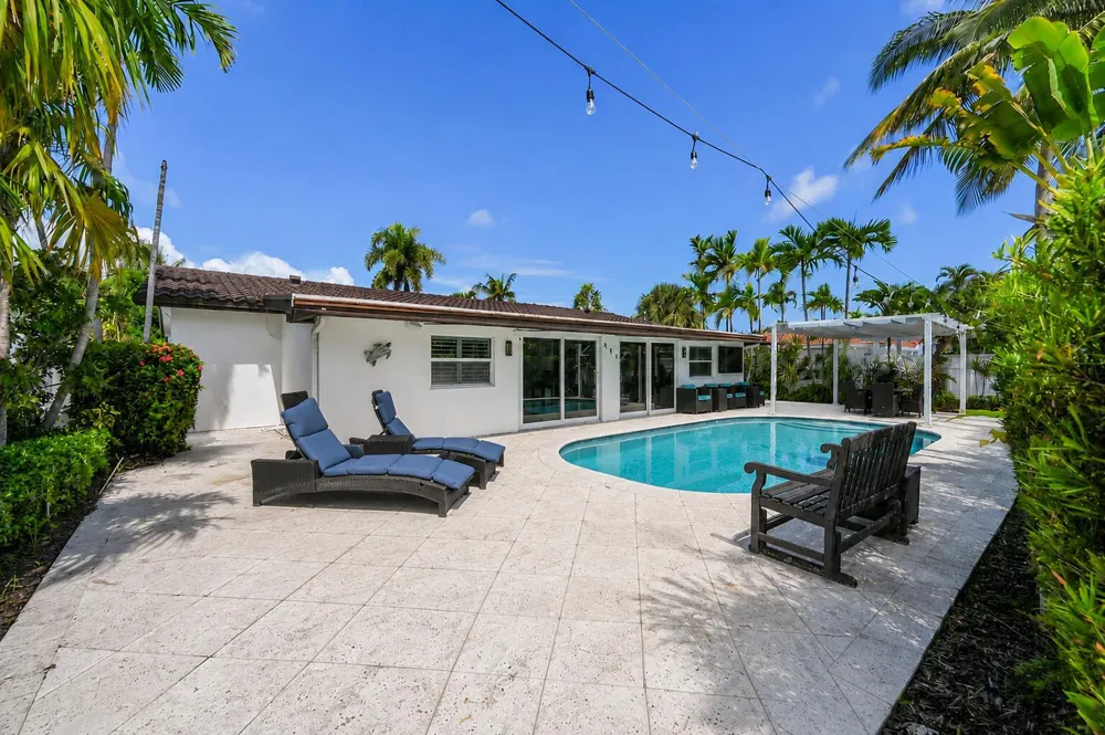 1080 SE 9TH AVENUE Pompano Beach, FL 33060