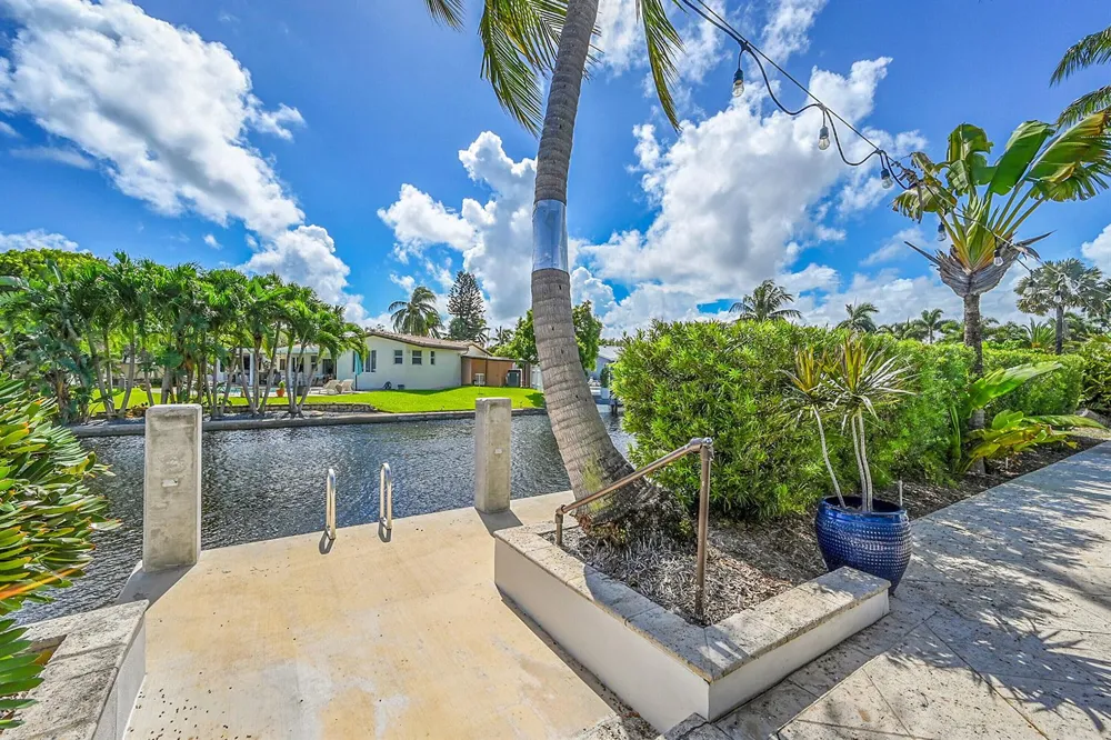 1080 SE 9TH AVENUE Pompano Beach, FL 33060