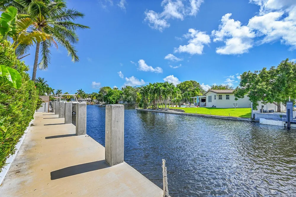 1080 SE 9TH AVENUE Pompano Beach, FL 33060