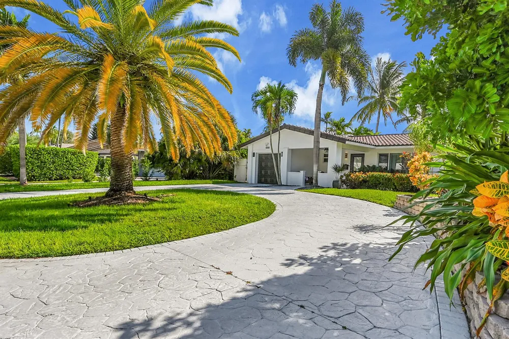 1080 SE 9TH AVENUE Pompano Beach, FL 33060