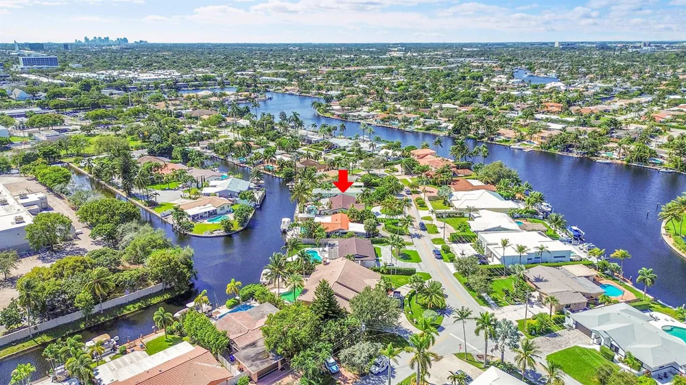 1080 SE 9TH AVENUE Pompano Beach, FL 33060