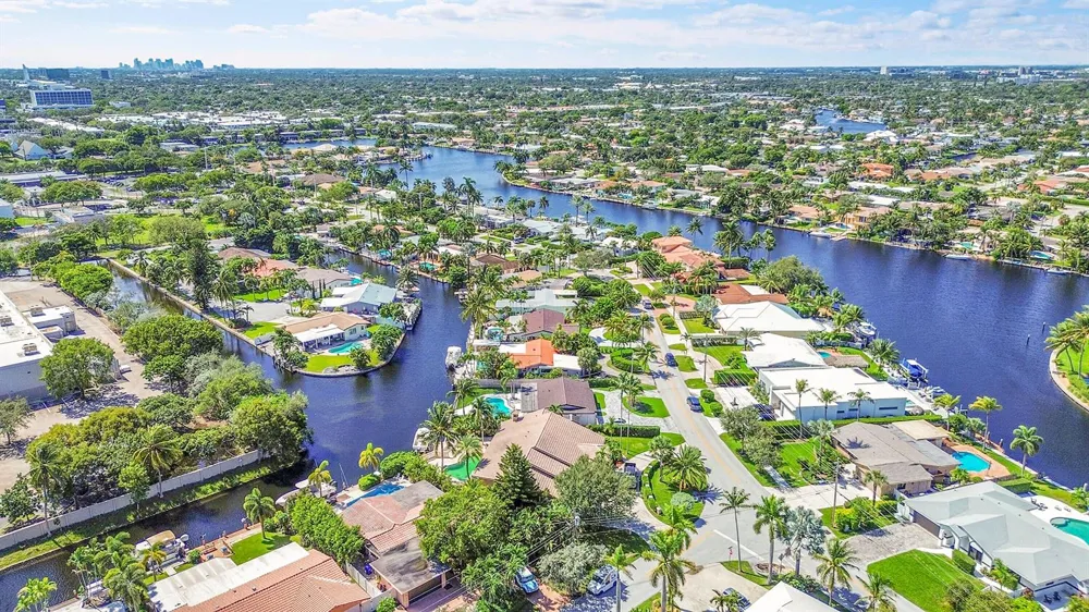 1080 SE 9TH AVENUE Pompano Beach, FL 33060