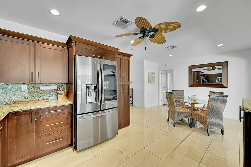 1080 SE 9TH AVENUE Pompano Beach, FL 33060
