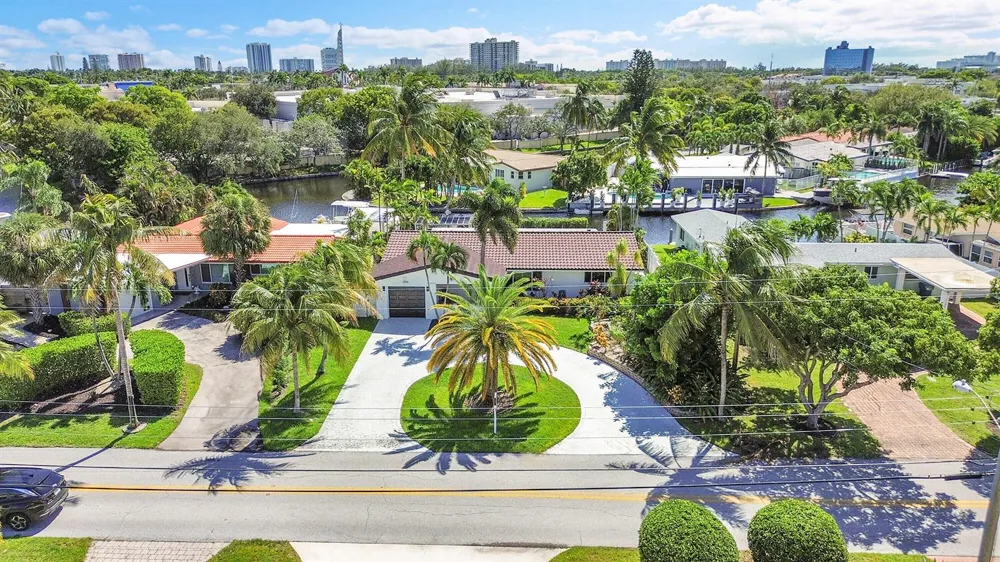1080 SE 9TH AVENUE Pompano Beach, FL 33060