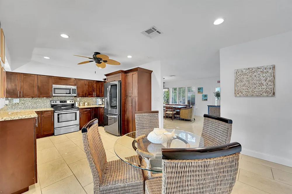 1080 SE 9TH AVENUE Pompano Beach, FL 33060