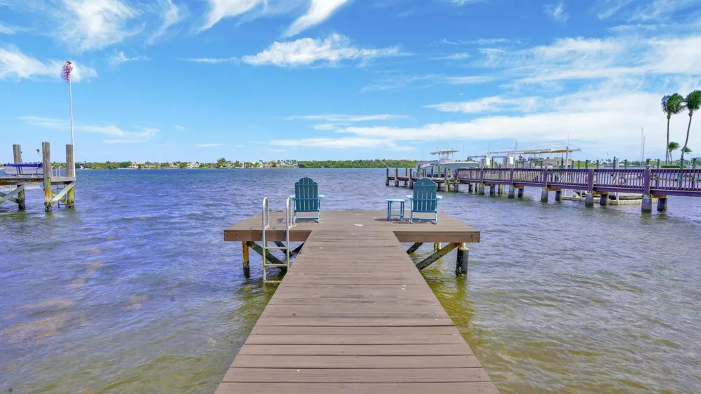 631 Lakeside Harbor Boynton Beach, FL 33435
