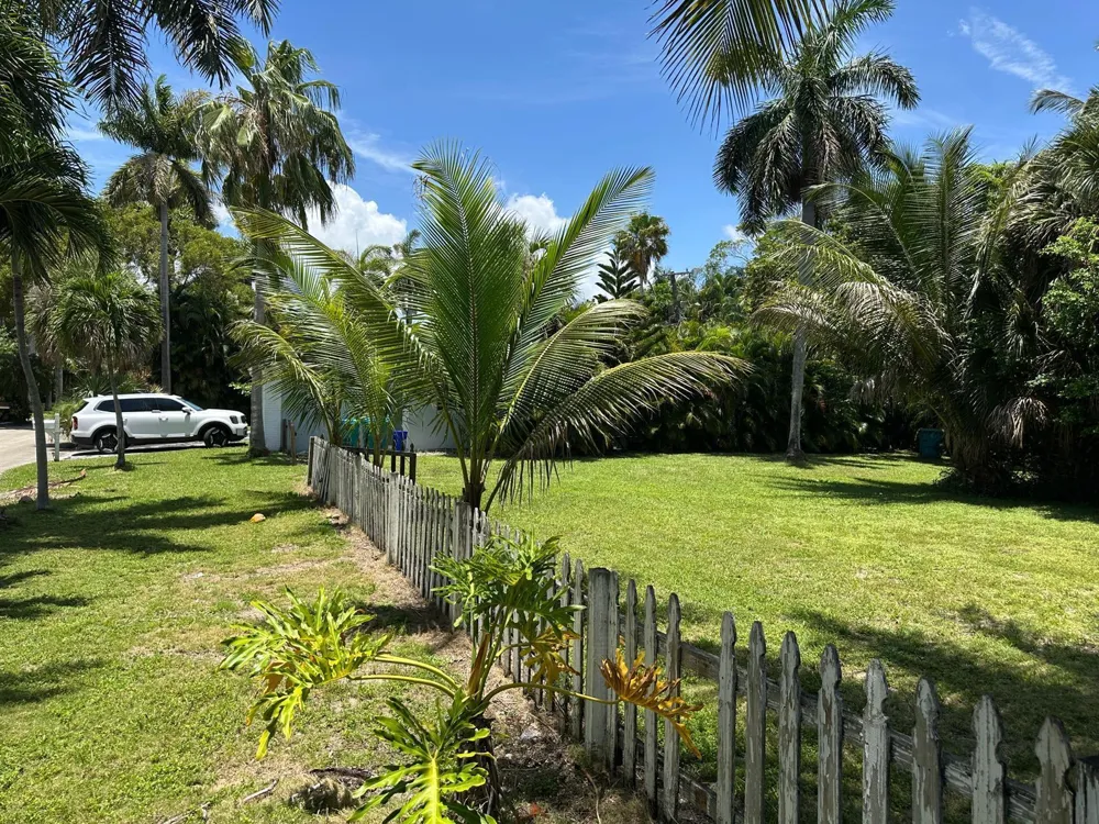 631 Lakeside Harbor Boynton Beach, FL 33435