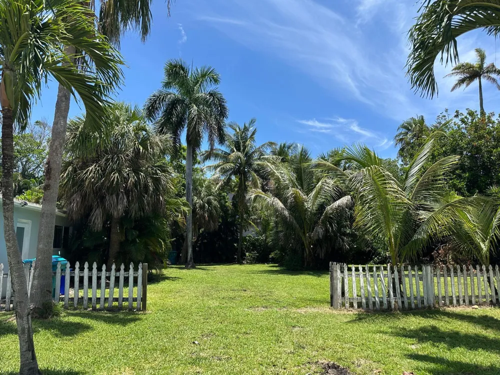 631 Lakeside Harbor Boynton Beach, FL 33435