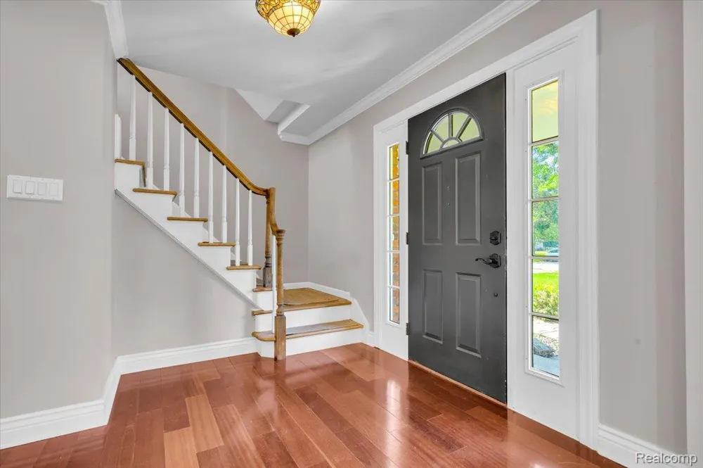4158 Cherrywood Drive Troy City, MI 48098