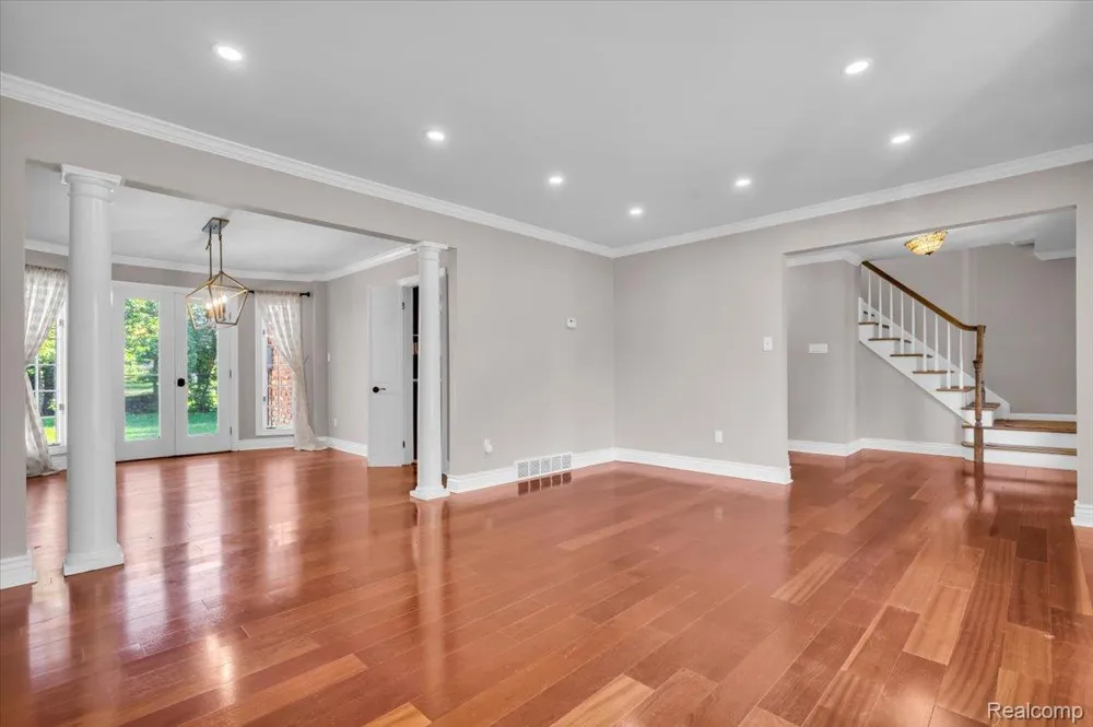 4158 Cherrywood Drive Troy City, MI 48098