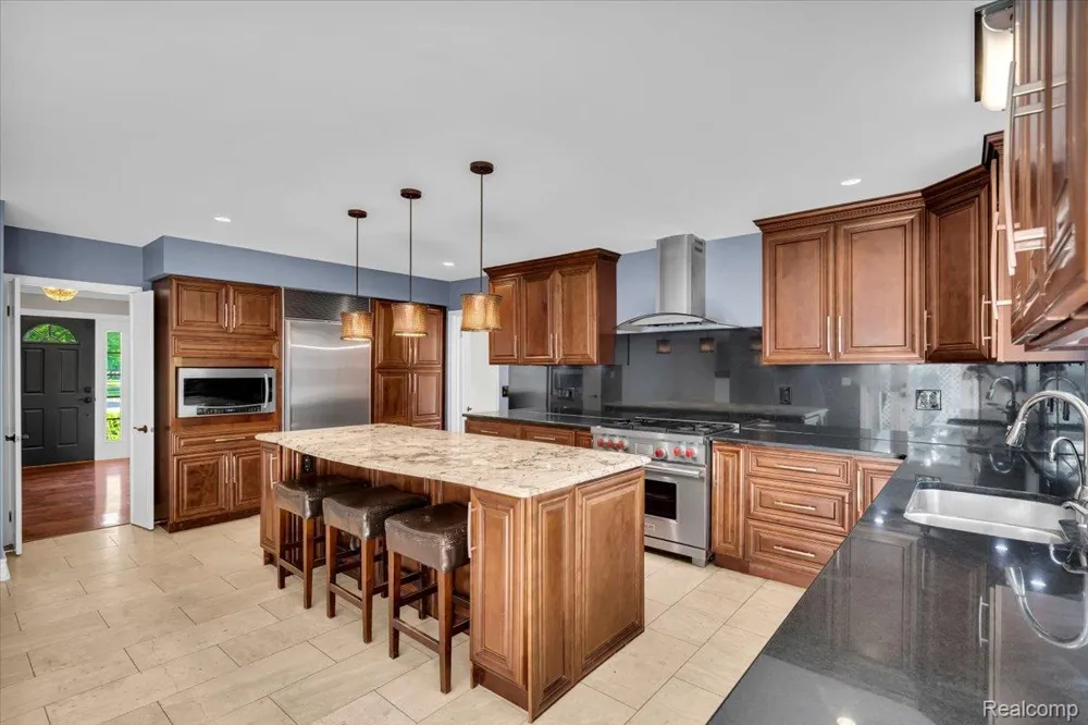 4158 Cherrywood Drive Troy City, MI 48098