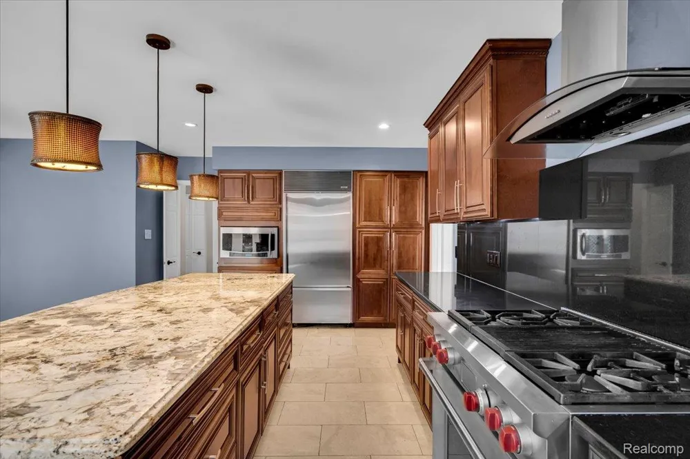 4158 Cherrywood Drive Troy City, MI 48098