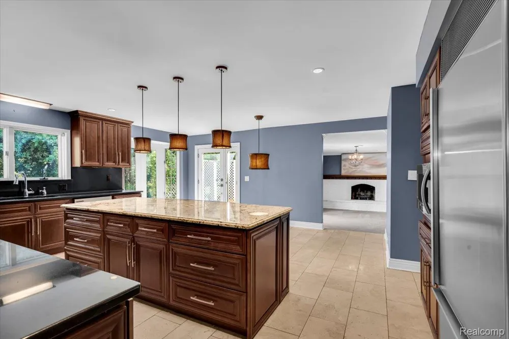 4158 Cherrywood Drive Troy City, MI 48098