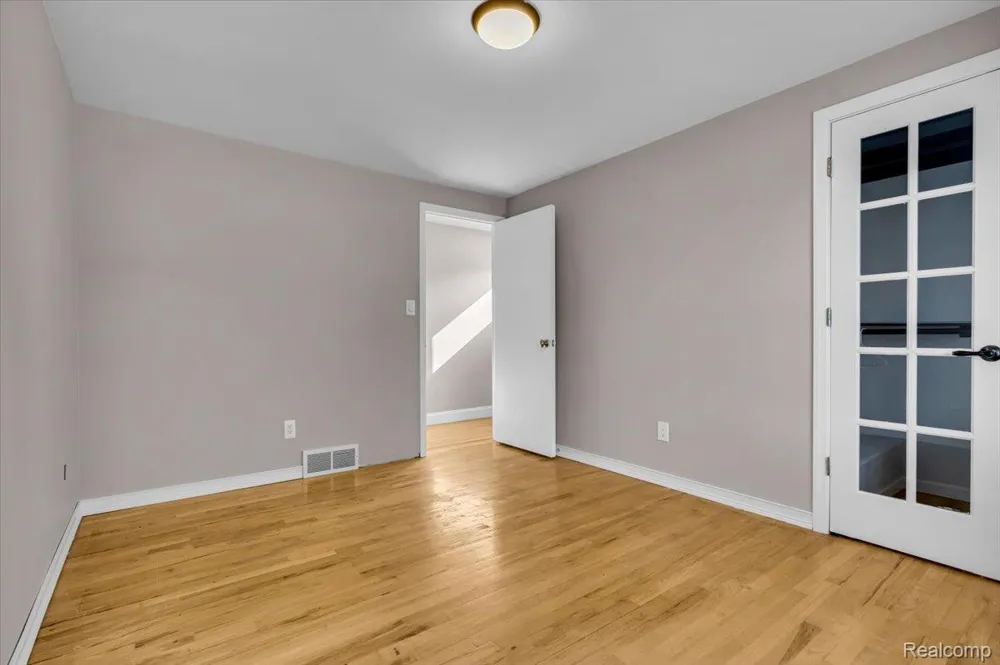 4158 Cherrywood Drive Troy City, MI 48098