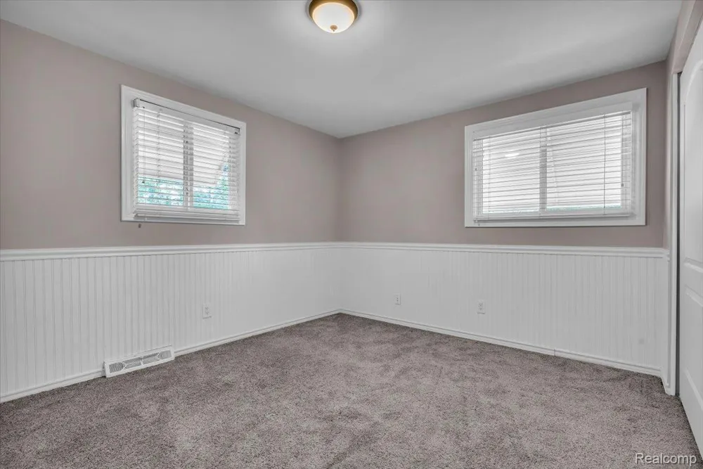 4158 Cherrywood Drive Troy City, MI 48098