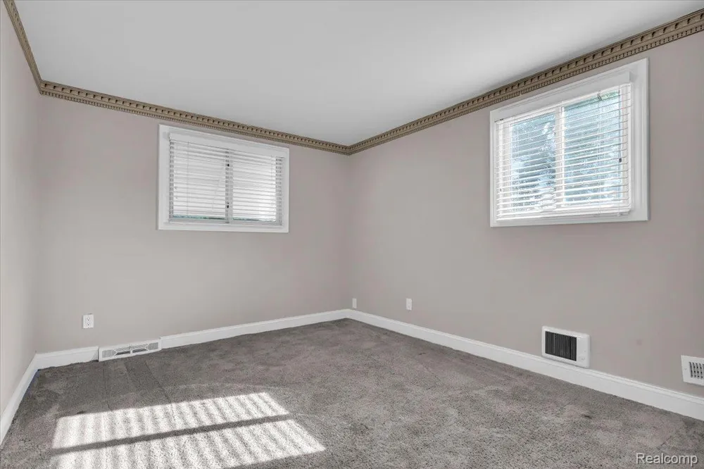 4158 Cherrywood Drive Troy City, MI 48098