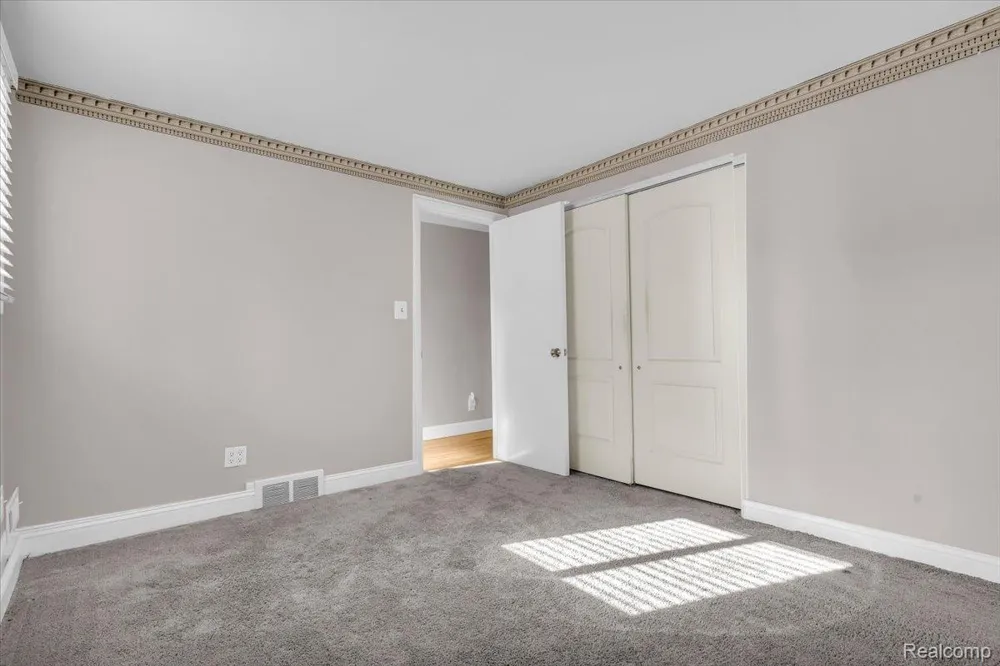 4158 Cherrywood Drive Troy City, MI 48098