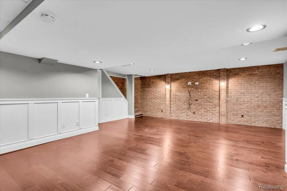 4158 Cherrywood Drive Troy City, MI 48098