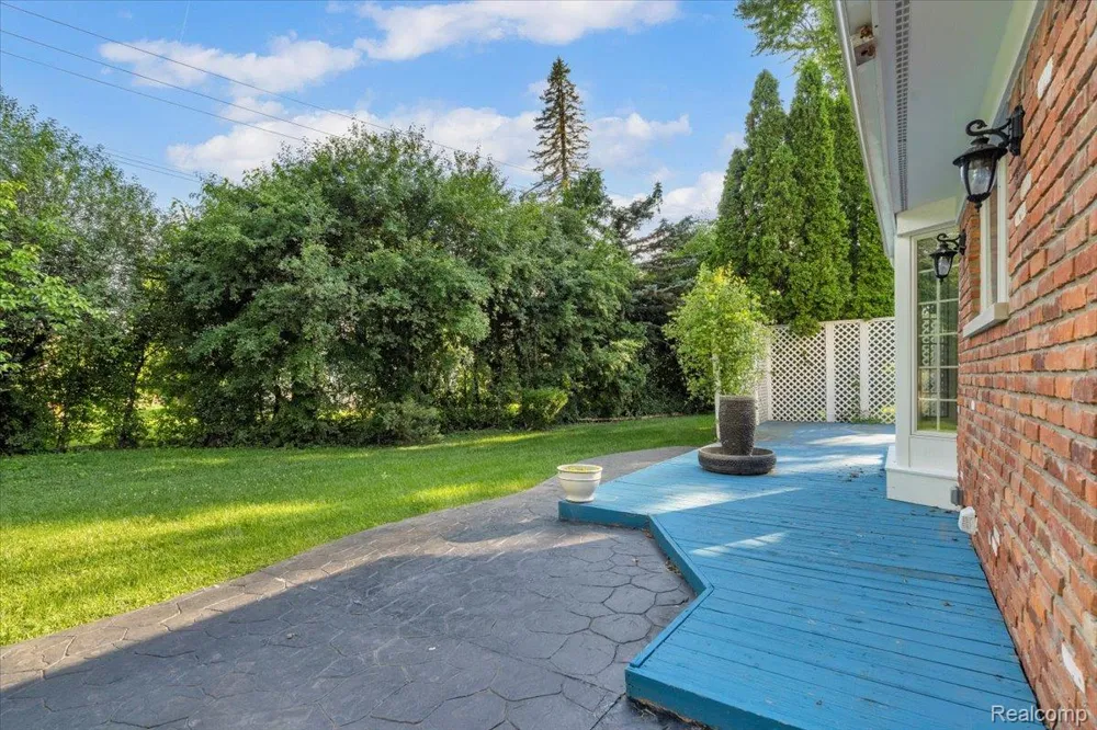 4158 Cherrywood Drive Troy City, MI 48098