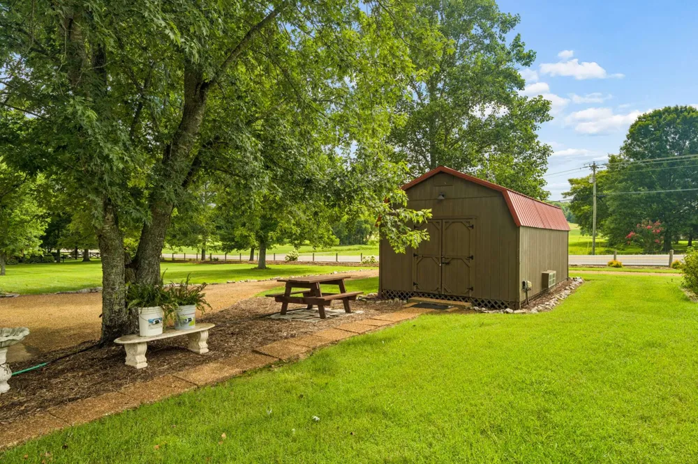 16694 Cainsville Rd Lascassas, TN 37085