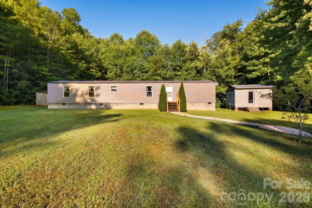 125 Ice Hollow Road Zirconia, NC 28790