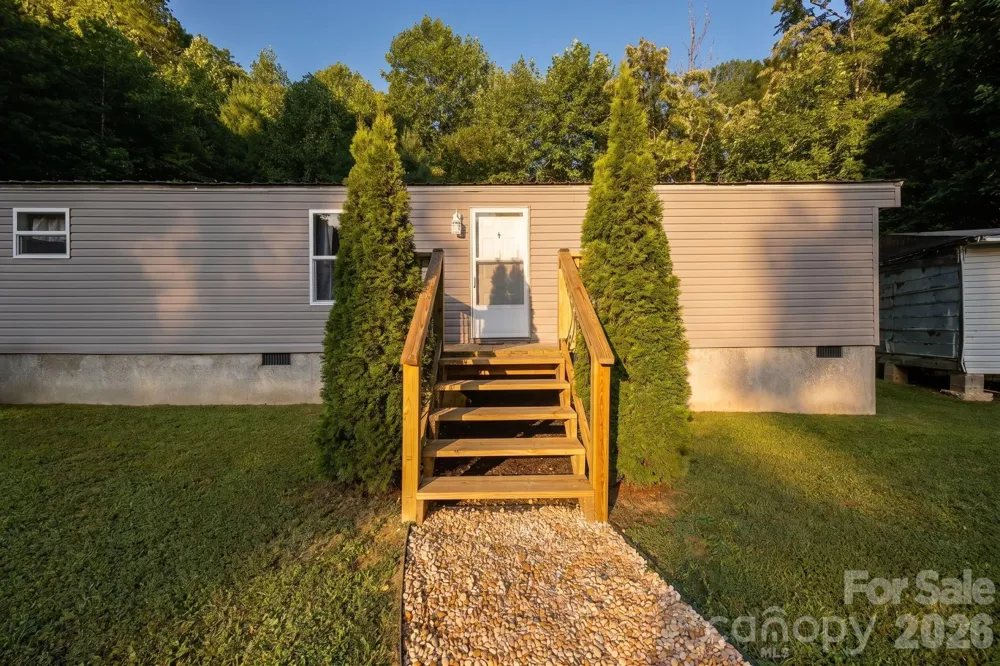 125 Ice Hollow Road Zirconia, NC 28790