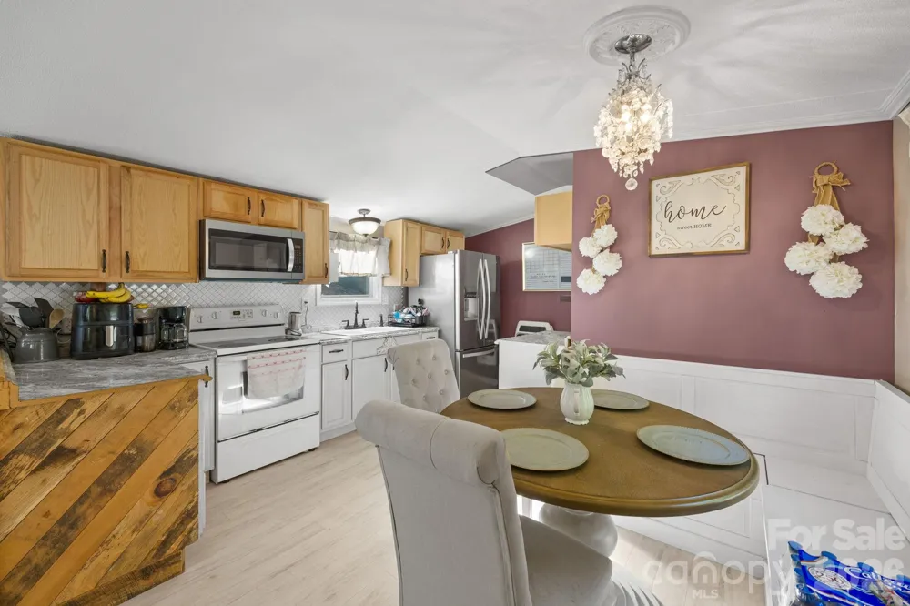125 Ice Hollow Road Zirconia, NC 28790