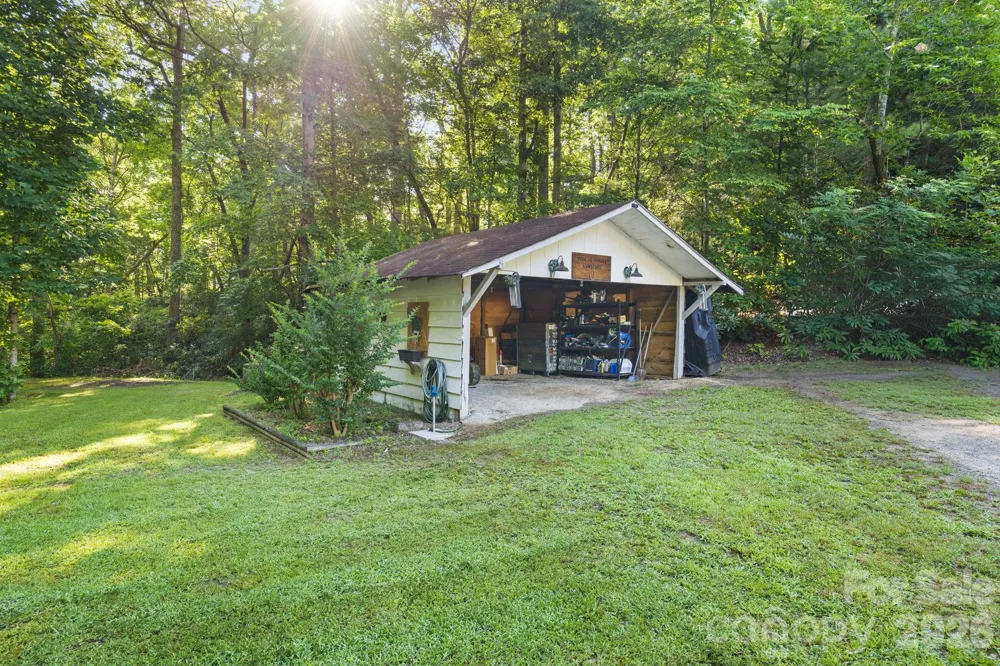 125 Ice Hollow Road Zirconia, NC 28790