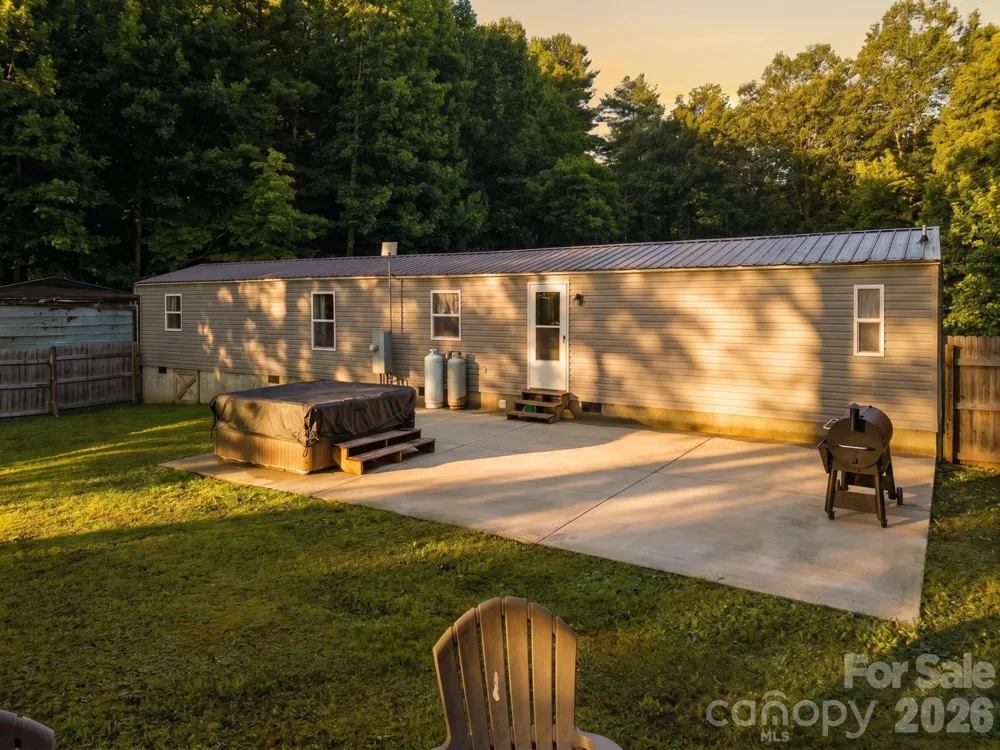 125 Ice Hollow Road Zirconia, NC 28790