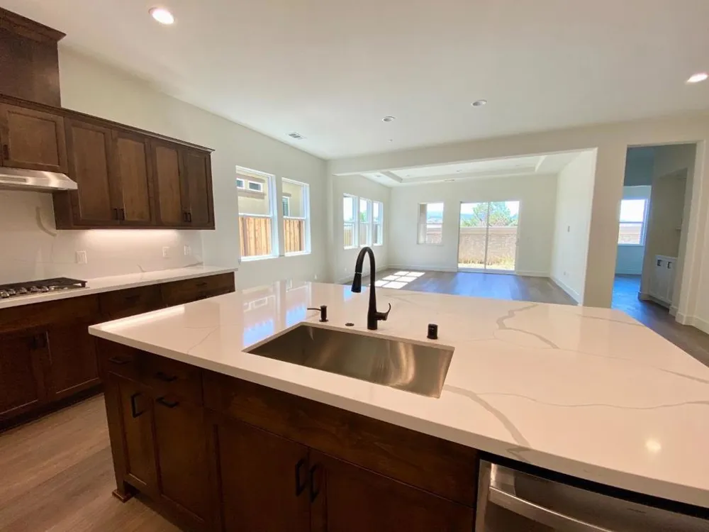 2106 White Oak Drive Hollister, CA 95023