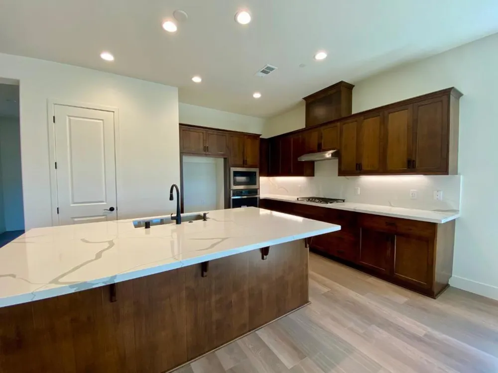 2106 White Oak Drive Hollister, CA 95023