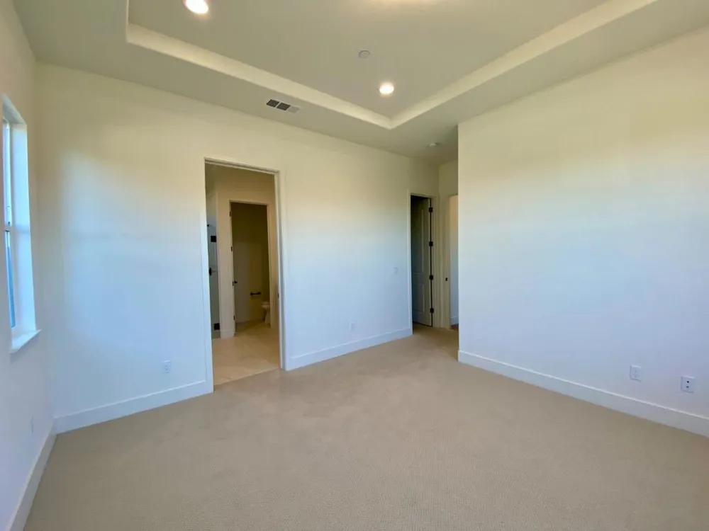2106 White Oak Drive Hollister, CA 95023