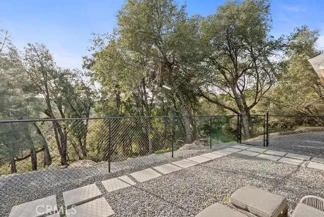 38614 Bon Veu Oakhurst, CA 93644
