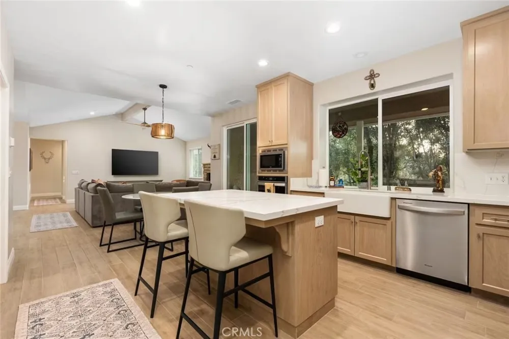 38614 Bon Veu Oakhurst, CA 93644