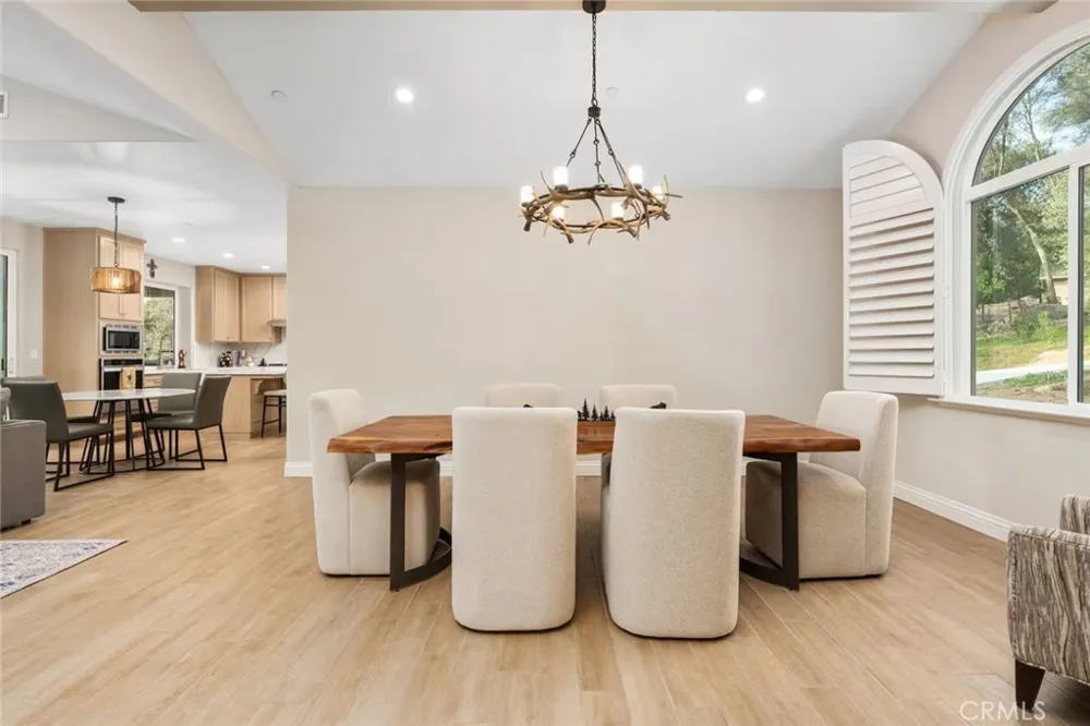 38614 Bon Veu Oakhurst, CA 93644