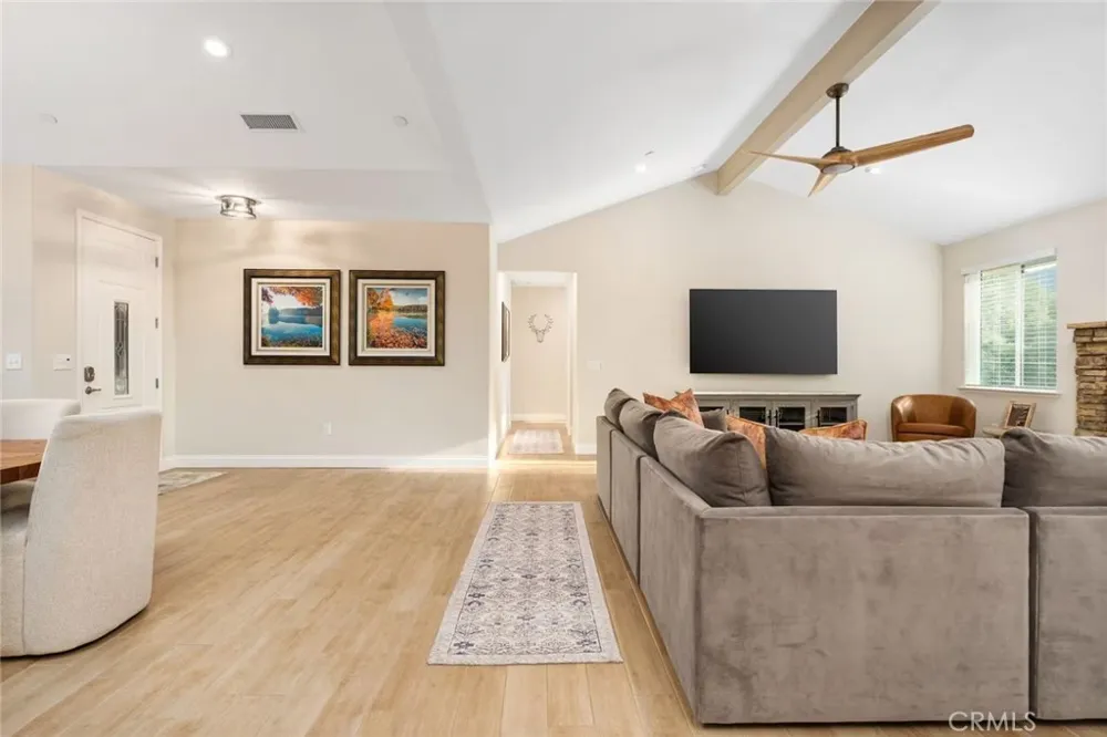 38614 Bon Veu Oakhurst, CA 93644